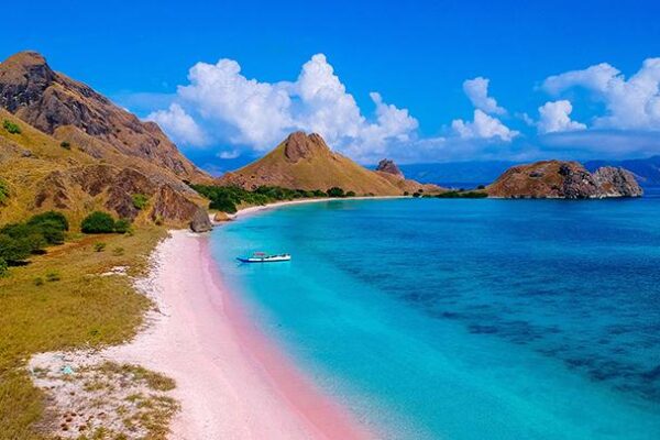 Pantai eksotis Indonesia